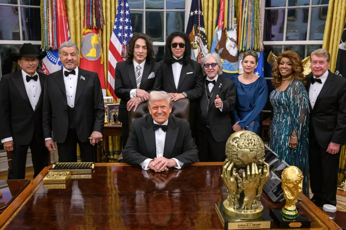 Trump’ın Beyaz Saray’da Onur Töreni ve Sembolik Gösterileri