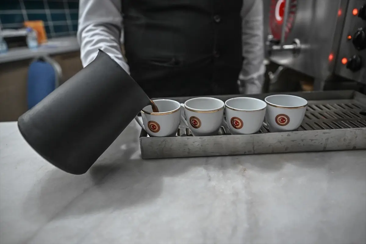 Türk Kahvesi ve Gelişen Kültürel Bağlar: Meclis’te Sıcak Bir Dostluk Ritüeli