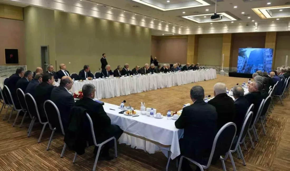 Türkiye esnafıyla yöneticilerin buluşmasında