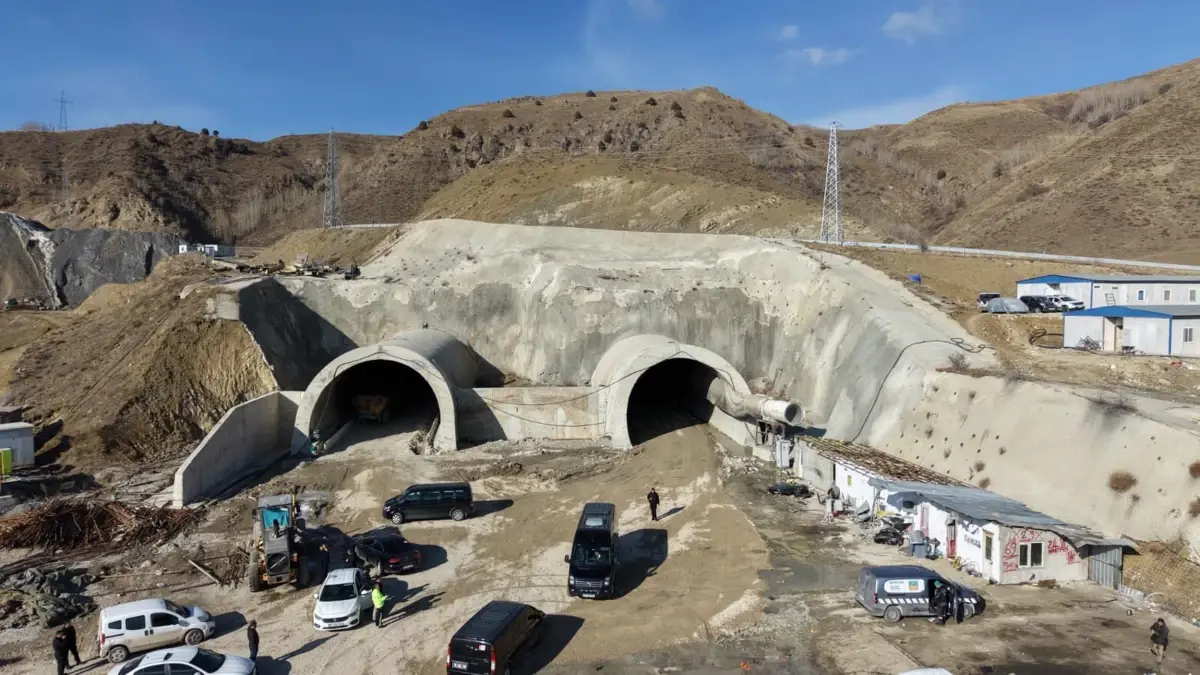 Ulaştırma Bakanı Abdulkadir Uraloğlu Dallıkavak Tüneli’nde İnceleme ve İlk Deneyim