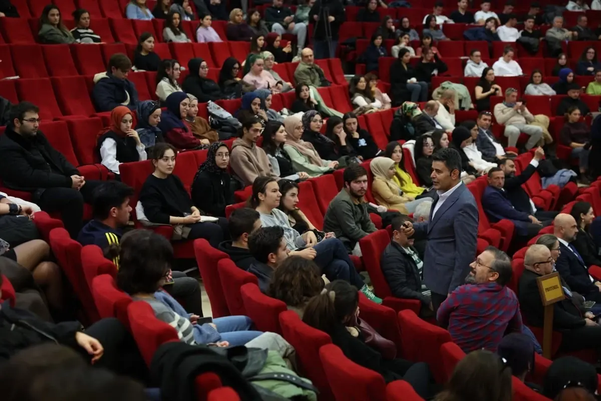 Ulaştırma ve Altyapı Bakan Yardımcısı Osman Boyraz’dan UFEST Öğrencileri ile Ulaştırma Vizyonu Sunumu