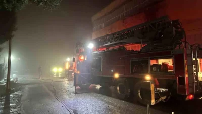 Uşak’ta Poşet Fabrikasında Yangın Kontrol Altında