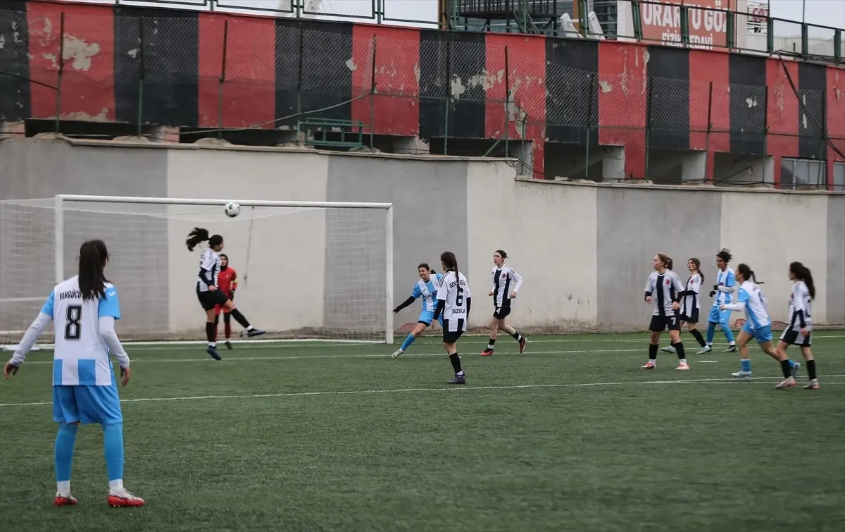 Vangücü Spor Kulübü Kadın Takımı, Erzincan Gücü’nü Gole Boğdu