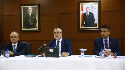 Vedat Işıkhan: Azerbaycan’daki İş İnsanlarımızla Güçlü İş Birliği Hedefliyoruz