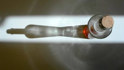 Yılbaşı Öncesi Sahte Alkollere Dikkat: Sağlık ve Güvenlik Uyarıları