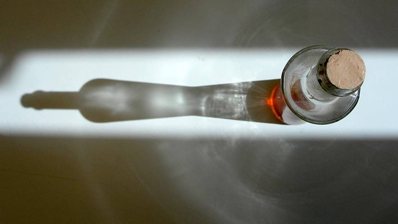 Yılbaşı Öncesi Sahte Alkollere Dikkat: Sağlık ve Güvenlik Uyarıları