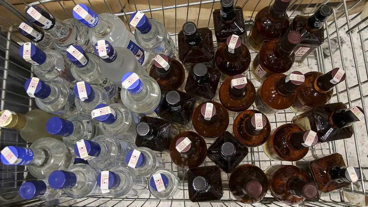 Yılbaşı ve Sahte İçki Uyarıları: Zehirlenme Risklerine Dikkat